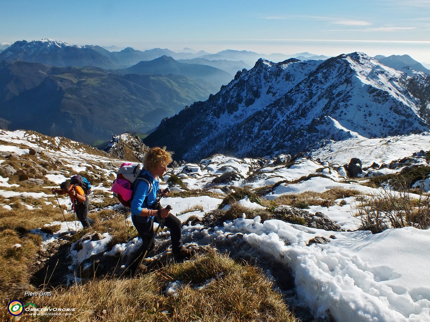 53  Salendo al Monte Venturosa con vista in Cancervo.JPG